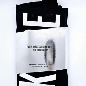 *BRAND NEW* IL MAKIAGE Black and White Carry All Canvas Tote Bag